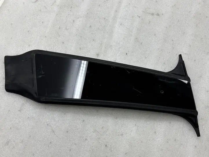 Tesla Model Y (2019 - 2024) 151625500E Наружная накладка стойки B — фото 9