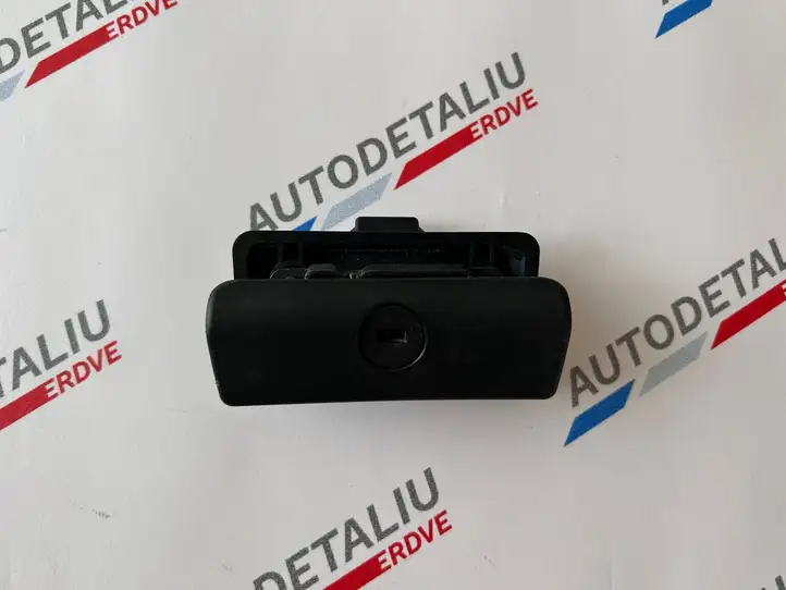 BMW 3 E90 E91 (2005 - 2012) 8163017 Ручка бардачка — фото 7