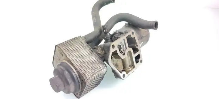 Audi A4 S4 B7 8E 8H (2004 - 2009) 045115389E Кронштейн масляного фильтра — фото 2