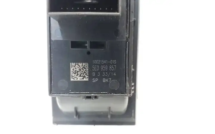 Skoda Octavia Mk3 (5E) (2013 - 2019) 5E0959857 Блок кнопок стеклоподъемников — фото 6