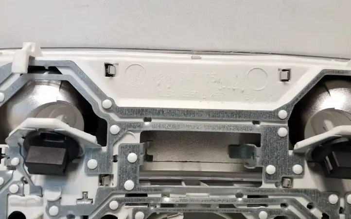 Skoda Octavia Mk3 (5E) (2013 - 2019) 1K0947133D Передняя подсветка — фото 7