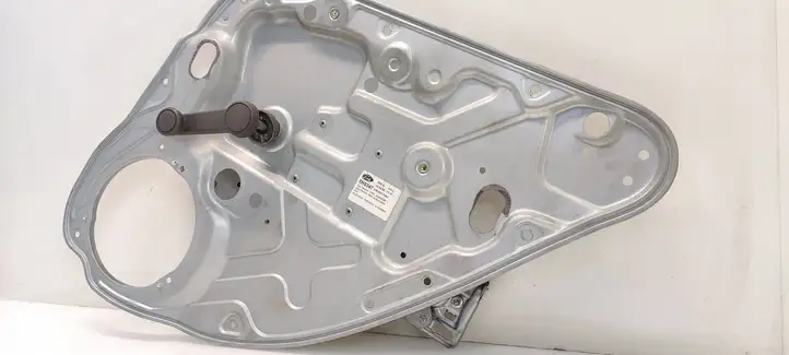 Ford Focus (2005 - 2008) 4M51A045H22B Механический стеклоподъемник задней двери — фото 2