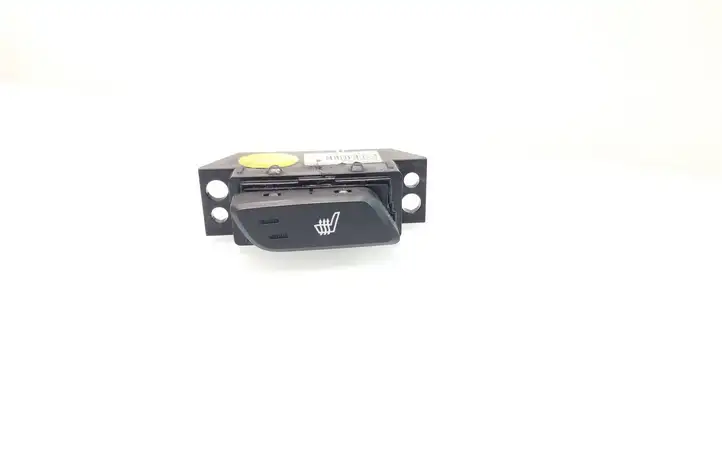 Hyundai i40 (2011 - ) 39R2011200 Включатель обогрева — фото 1