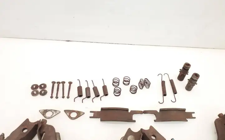 Subaru Outback (2009 - 2014) Колодки ручного тормоза — фото 2