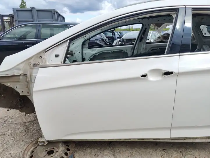 Hyundai i40 (2011 - ) Дверь — фото 1