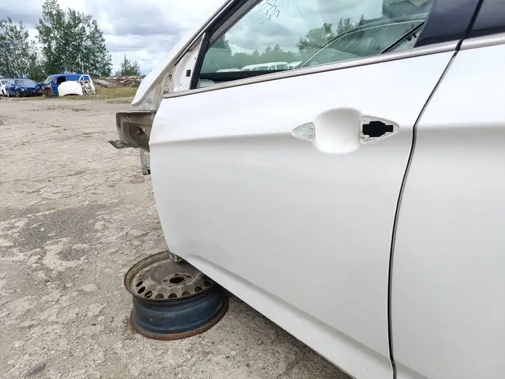 Hyundai i40 (2011 - ) Дверь — фото 2