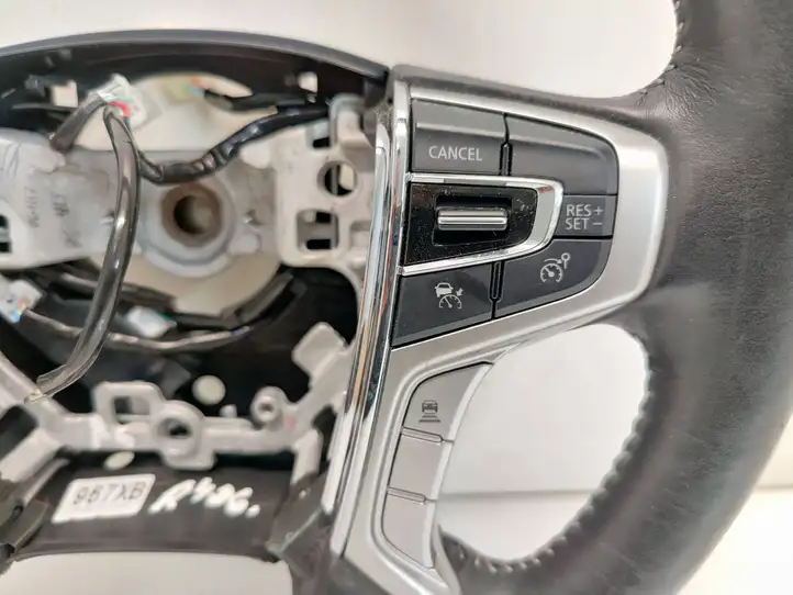 Mitsubishi Outlander (2018 - 2021) 967XB Руль — фото 3