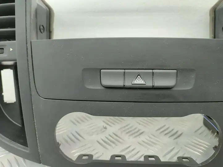 Mercedes-Benz Vito W447 (2014 - ) 4479050051 Центральный воздушный дефлектор — фото 11