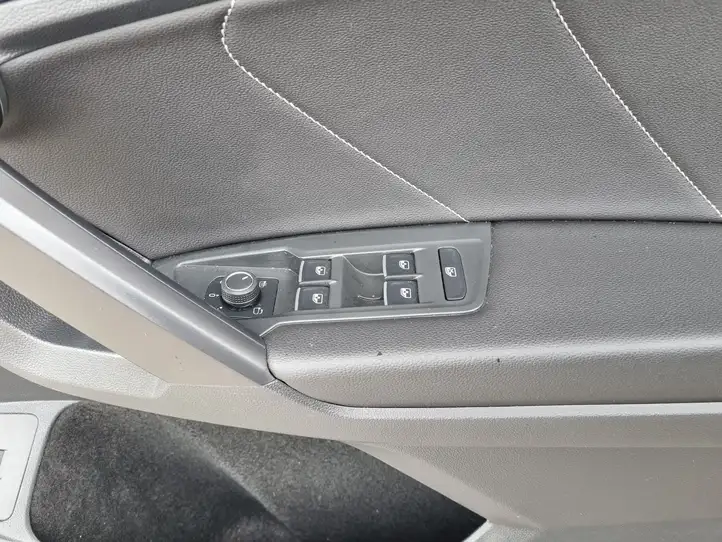 Volkswagen Tiguan Allspace (2017 - ) 80A881105G Комплект салона — фото 21