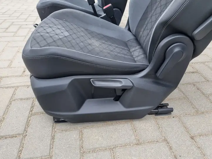 Volkswagen Tiguan Allspace (2017 - ) 80A881105G Комплект салона — фото 30