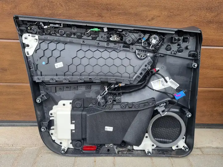 Volkswagen Tiguan Allspace (2017 - ) 80A881105G Комплект салона — фото 35