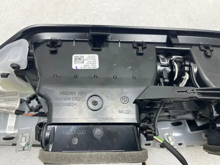 BMW i4 (2021 - ) 16828110 Боковой воздушный дефлектор — фото 8