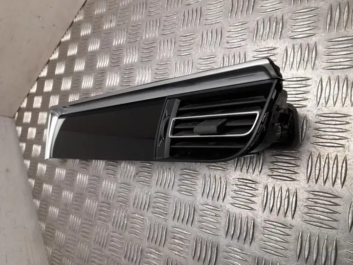 Porsche Macan (95B) (2019 - ) 95B854523T Боковой воздушный дефлектор — фото 2