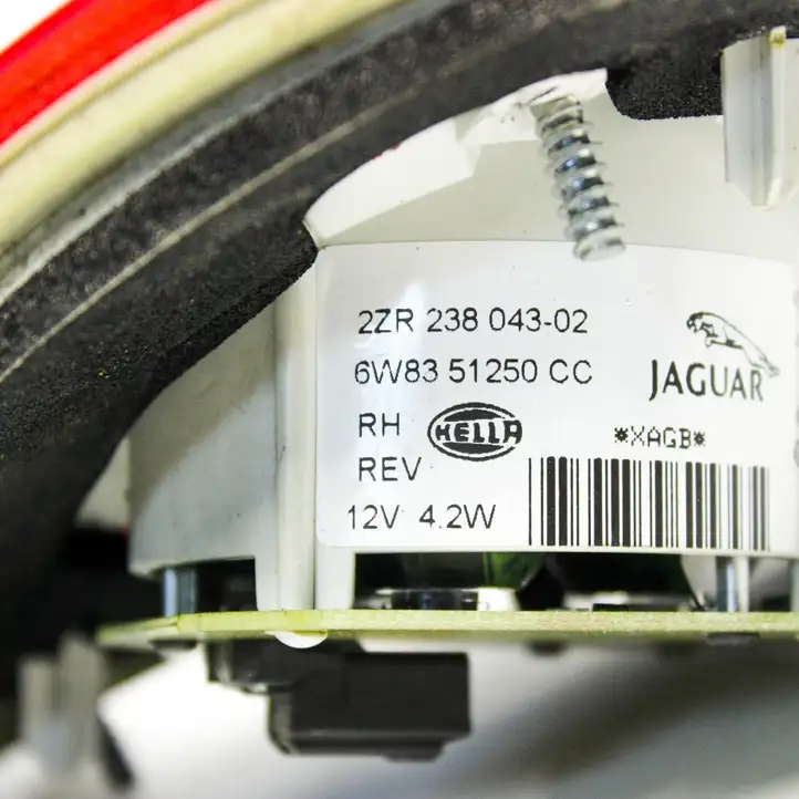 Jaguar XK - XKR (2006 - 2009) 6W8351250CC Задний фонарь в крышке багажника — фото 6