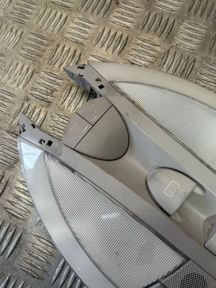 Mercedes-Benz E W211 (2002 - 2009) A2118206901 Передняя подсветка — фото 3