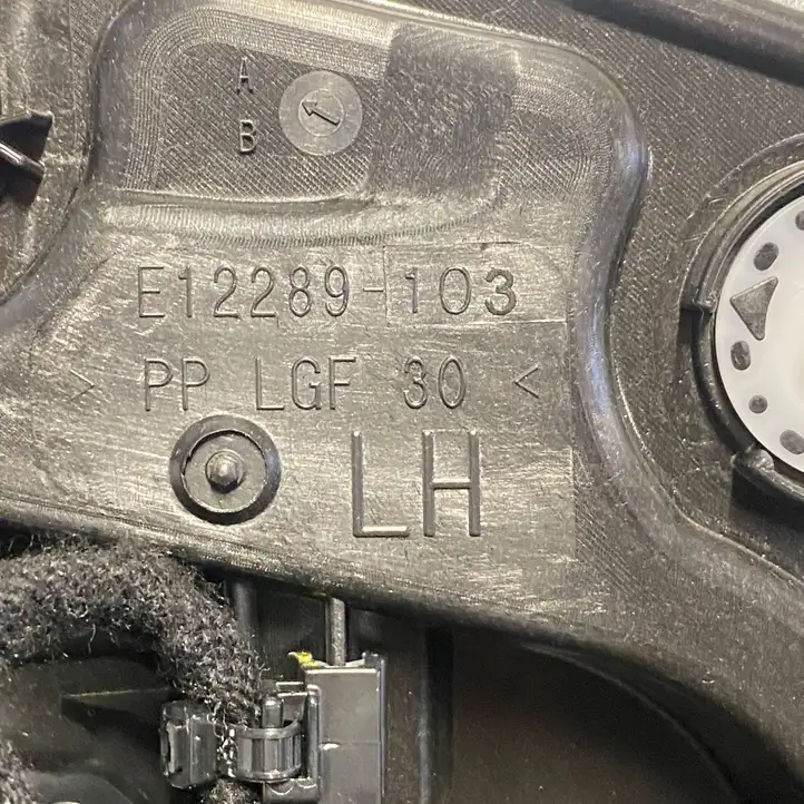 Ford Bronco (2020 - ) M1PBS25713BD Задняя дверь — фото 4
