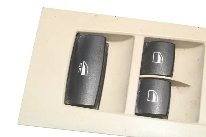 BMW 3 E90 E91 (2005 - 2012) 9217373 Кнопка стеклоподъемников — фото 4