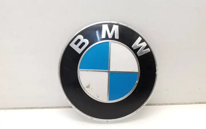BMW 5 F10 F11 (2009 - 2016) 7057794 Эмблема производителя — фото 1