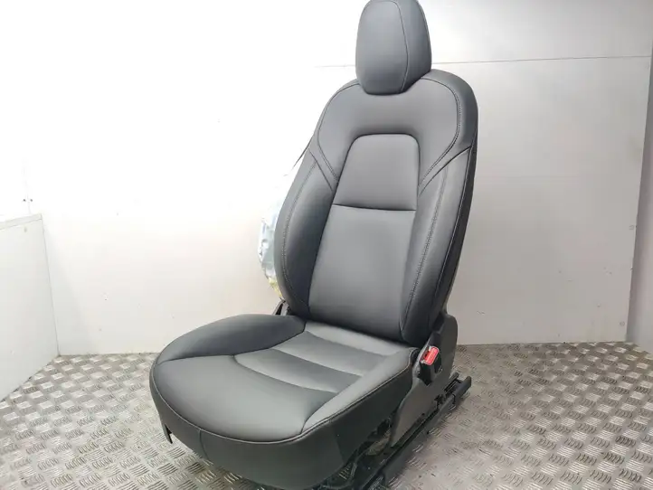 Tesla Model 3 (2017 - 2023) Переднее сиденье пассажира — фото 1