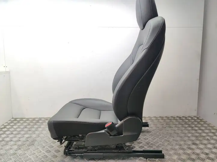 Tesla Model 3 (2017 - 2023) Переднее сиденье пассажира — фото 3