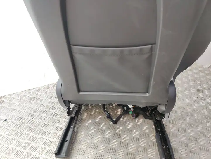 Tesla Model 3 (2017 - 2023) Переднее сиденье пассажира — фото 12