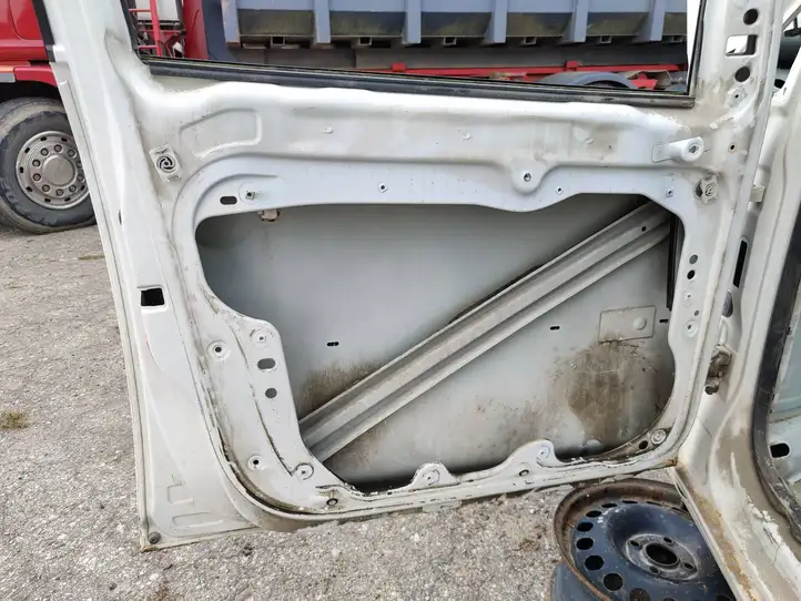 Volkswagen Caddy (2004 - 2010) Дверь — фото 7