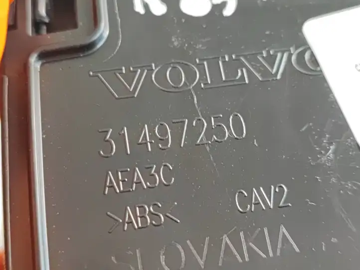 Volvo XC40 (2017 - ) 31497250 Задняя пепельница — фото 6