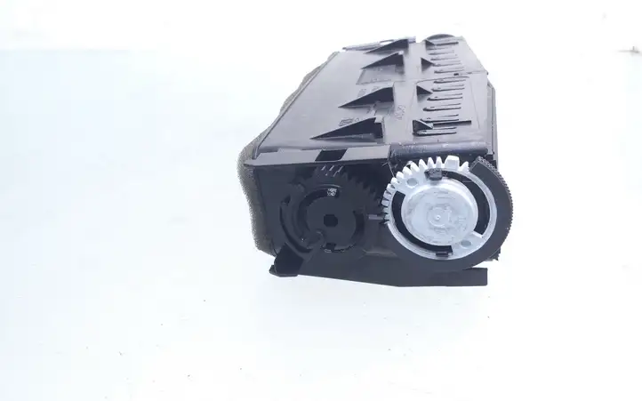 Opel Astra H (2004 - 2009) 24465731 Центральный воздушный дефлектор — фото 2