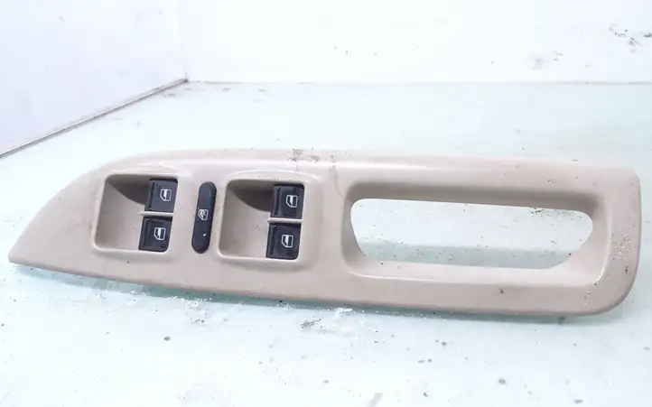 Skoda Octavia Mk2 (1Z) (2004 - 2013) 1Z0959858B Блок кнопок стеклоподъемников — фото 1