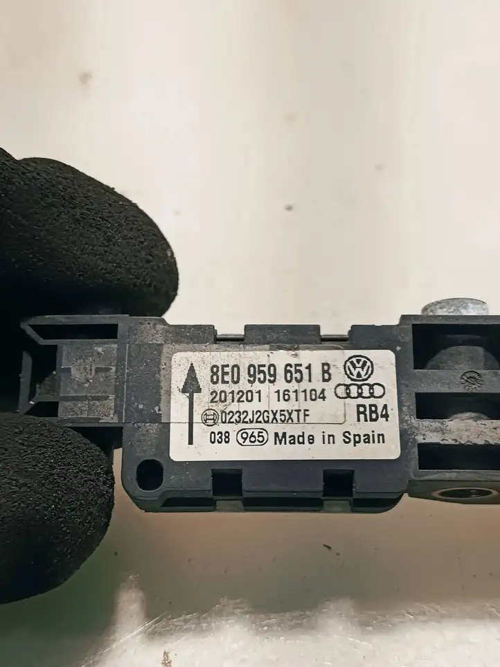 Audi A3/S3 8P (2004 - 2008) 8E0959651B Датчик удара SRS — фото 3