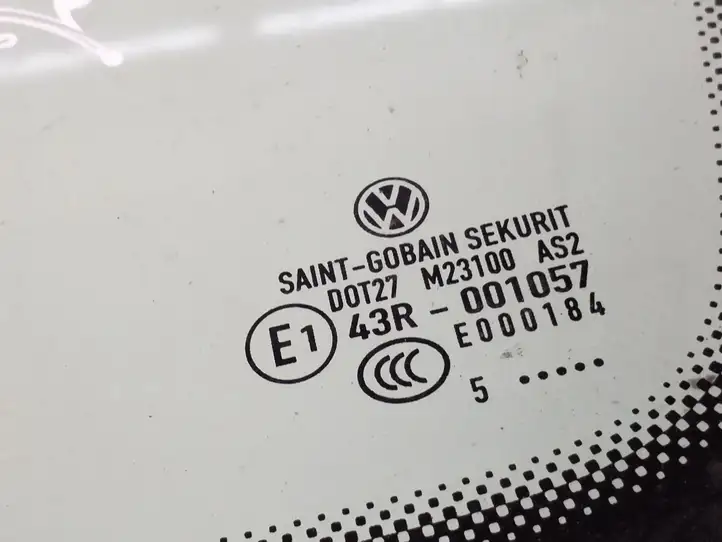 Volkswagen Caddy (2004 - 2010) 2K0845411C Треугольное стекло кузова — фото 2