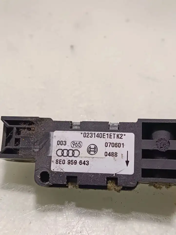 Audi A4 S4 B6 8E 8H (2000 - 2006) 8E0959643 Датчик удара SRS — фото 3