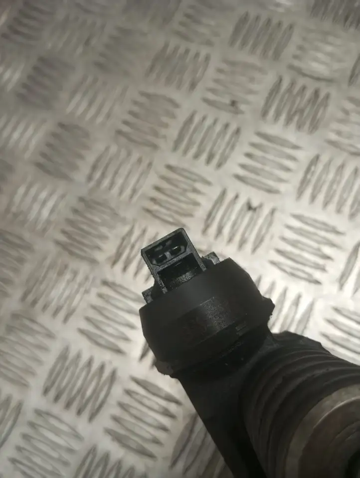 Skoda Fabia Mk1 (6Y) (1999 - 2007) 045130073T Форсунка — фото 4