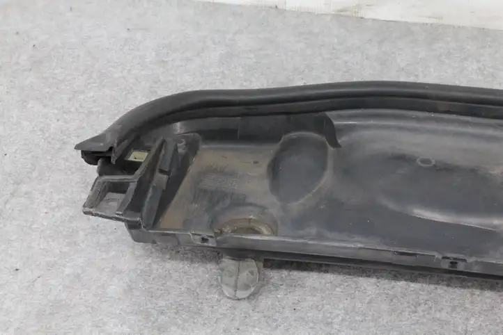 BMW M3 E46 (1999 - 2006) 7894610 Прочие детали моторного отсека — фото 2