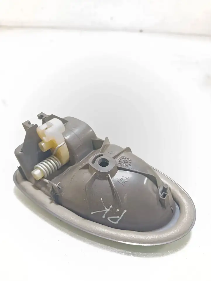 Renault Scenic I (1996 - 2003) 7700423887 Внутренняя ручка двери — фото 2