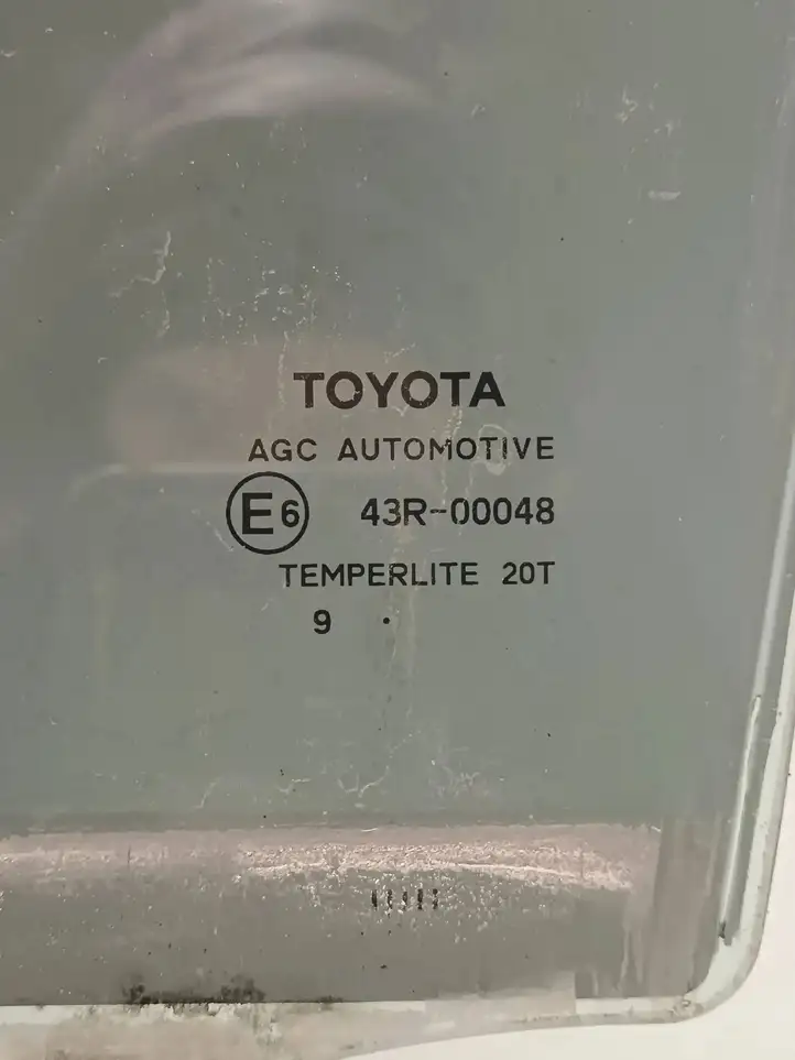 Toyota Avensis T270 (2009 - 2012) Стекло задней двери — фото 2