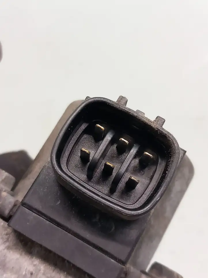 Toyota Auris 150 (2006 - 2012) 2562033030 Клапан EGR — фото 4