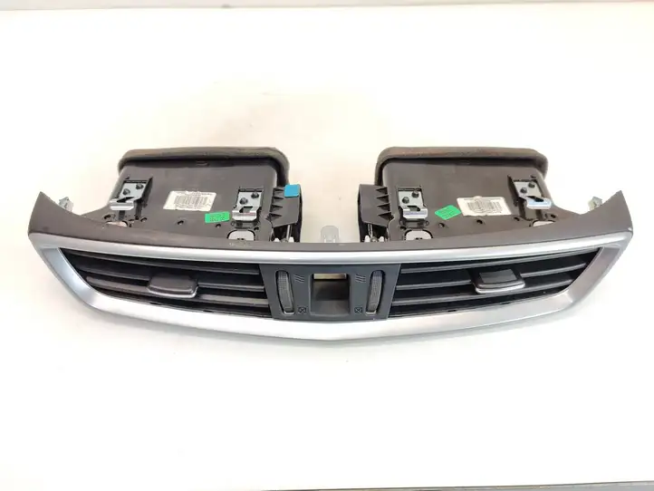Nissan Qashqai (2013 - 2017) 687504EA0B Центральный воздушный дефлектор — фото 1