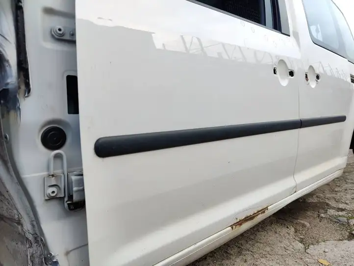Volkswagen Caddy (2010 - 2015) Дверь — фото 4