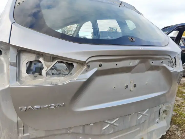 Nissan Qashqai (2013 - 2017) Крышка багажника — фото 4