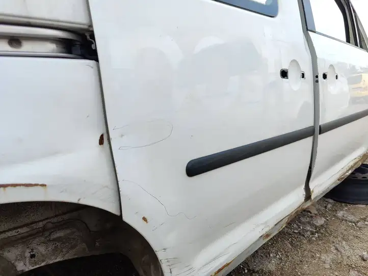 Volkswagen Caddy (2010 - 2015) Стекло раздвижной двери — фото 5