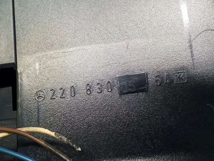 Mercedes-Benz S W220 (1998 - 2006) 2208300554 Центральный воздушный дефлектор — фото 3