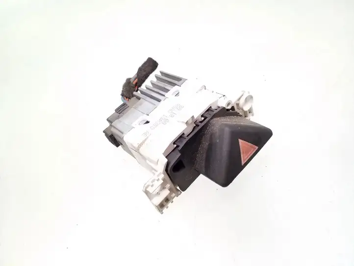 Ford Focus (1998 - 2004) 98AG13A350AE Включатель аварийных фонарей — фото 1