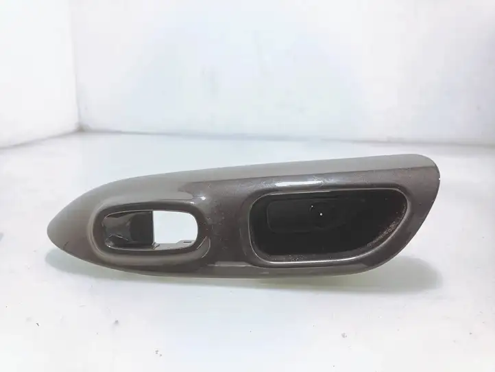 Nissan Juke I F15 (2010 - 2018) 829611KA2A Накладка кнопки стеклоподъемника — фото 1