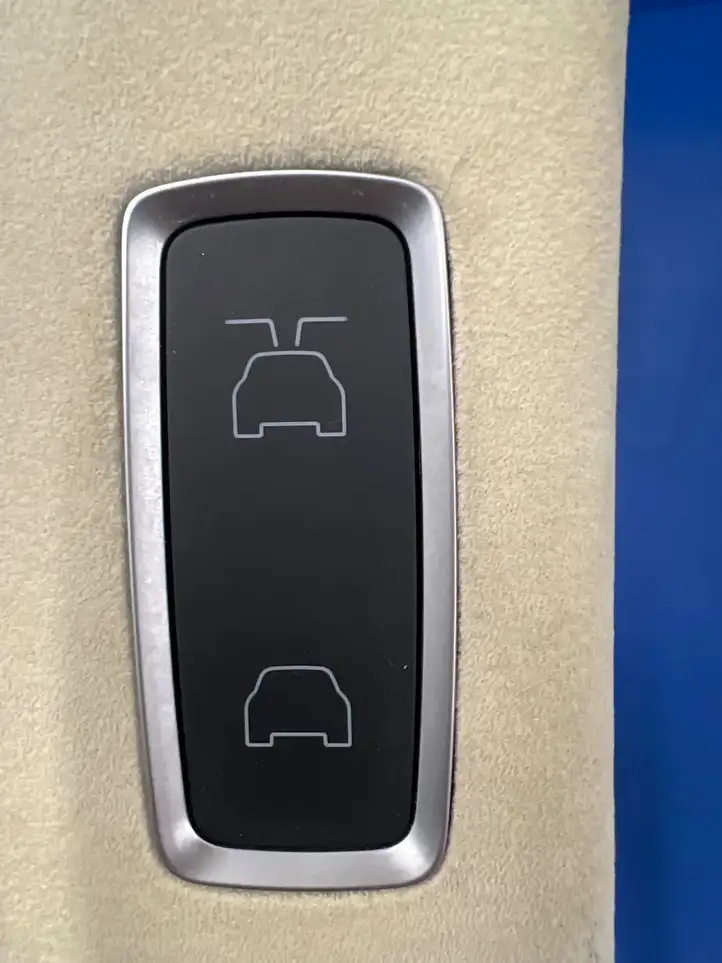 Tesla Model X (2015 - 2021) 105030000B Нижняя обшивка стойки B — фото 4