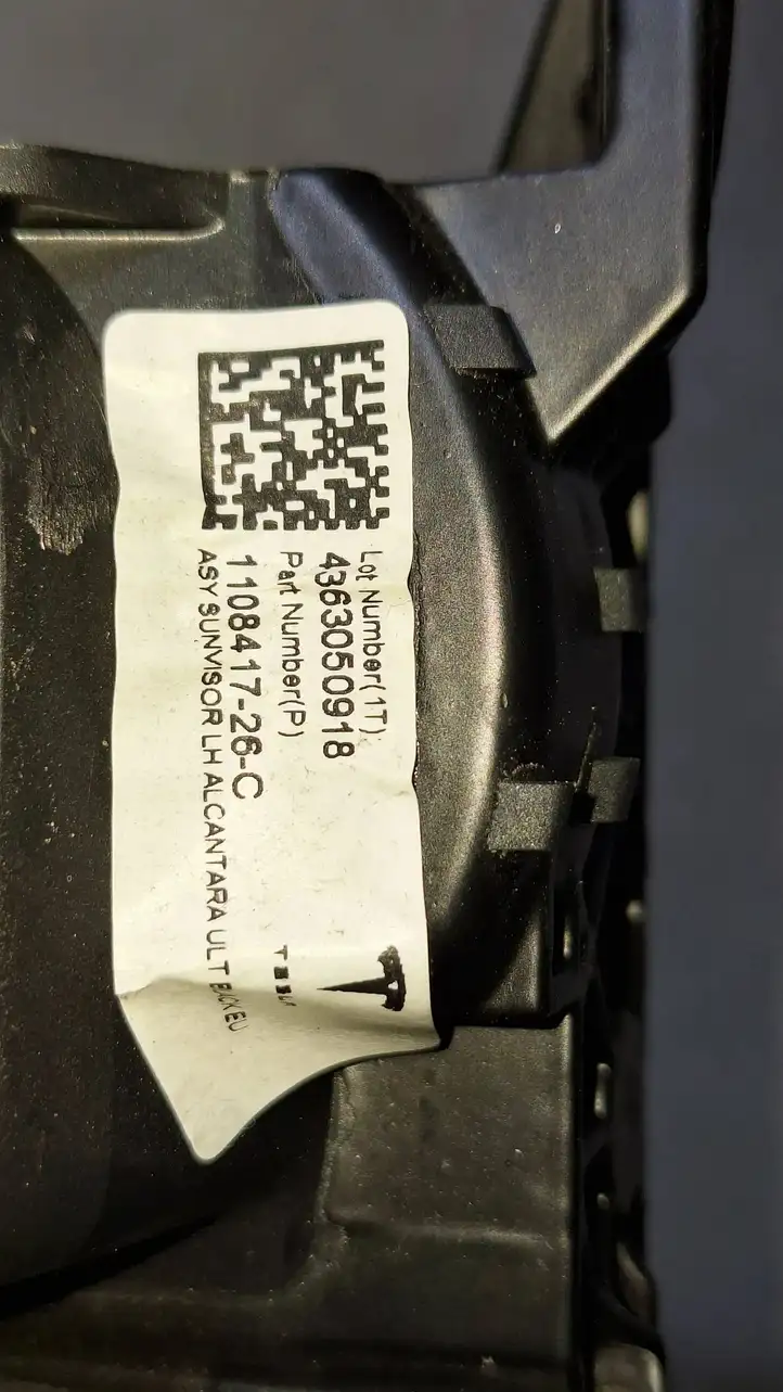 Tesla Model X (2015 - 2021) 110841726C Солнцезащитный козырек — фото 7