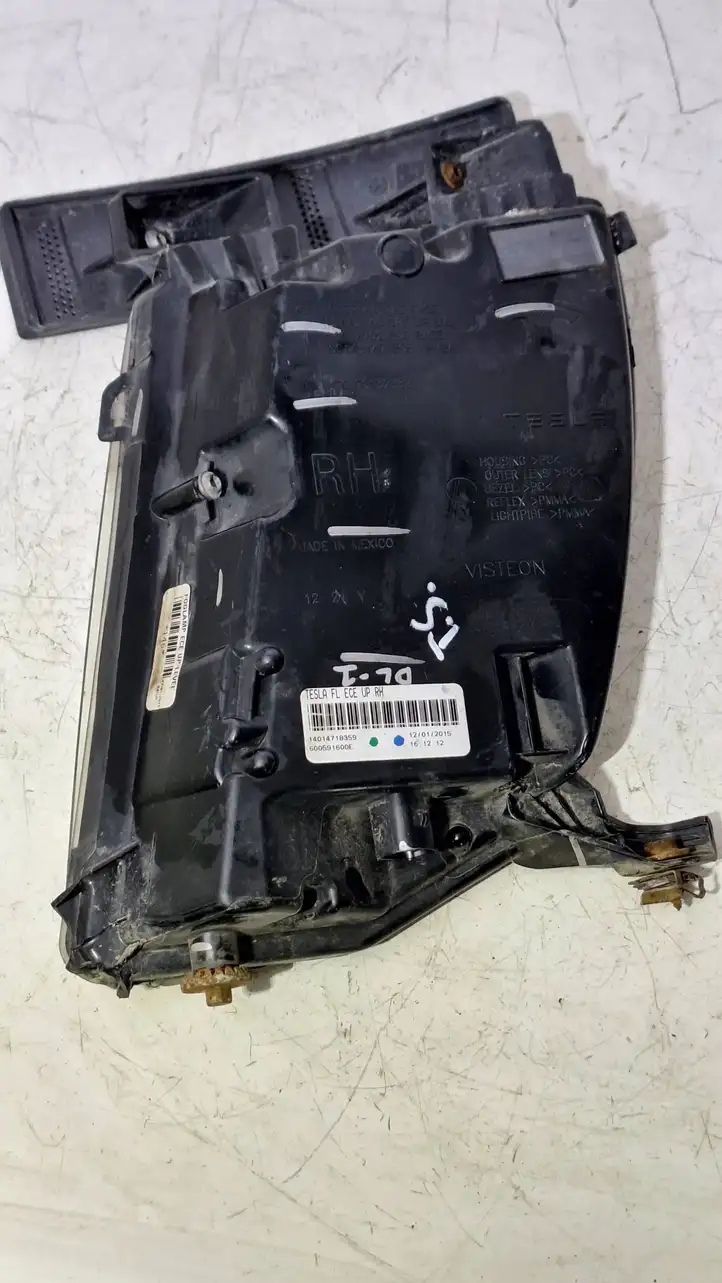 Tesla Model S (2012 - 2016) 600591600E Передняя противотуманная фара — фото 3