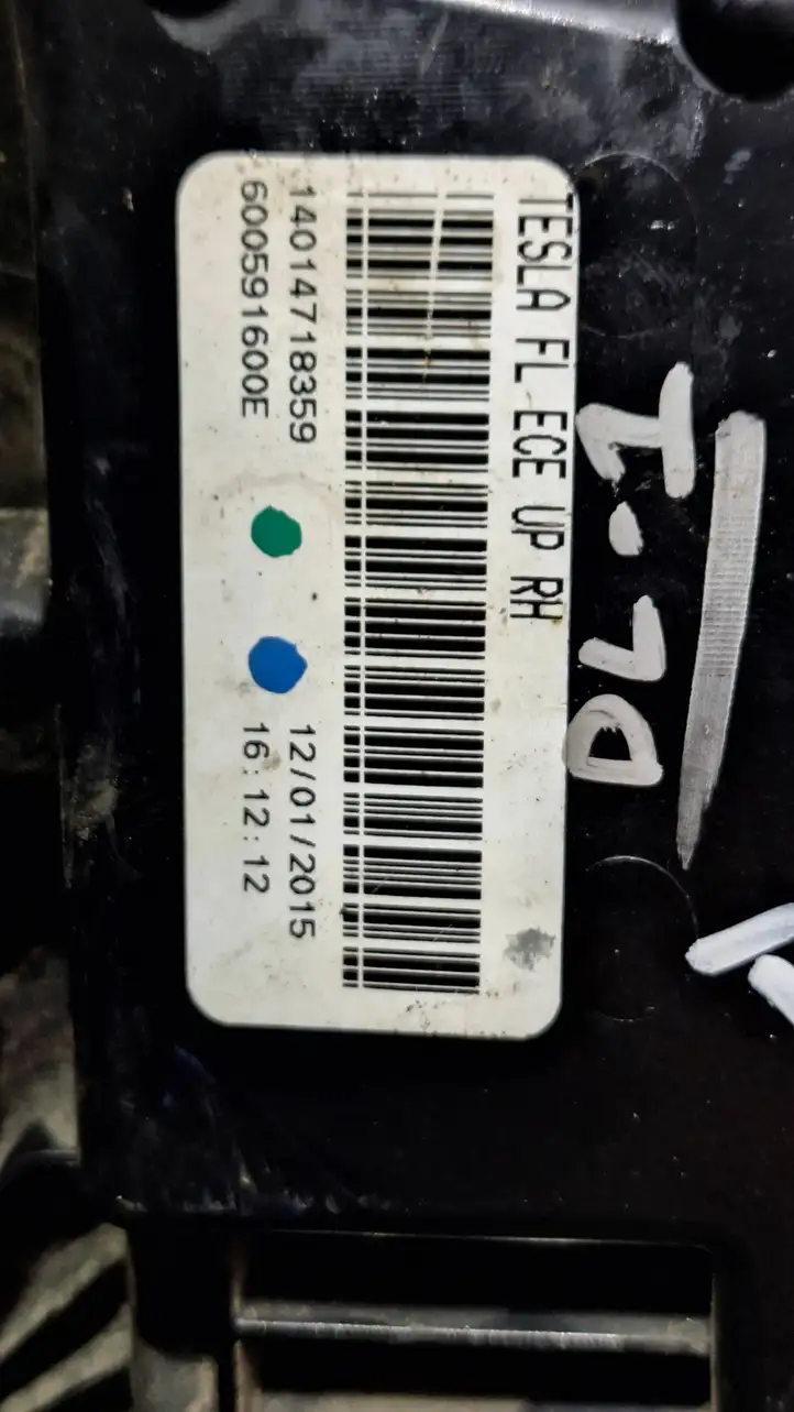 Tesla Model S (2012 - 2016) 600591600E Передняя противотуманная фара — фото 6