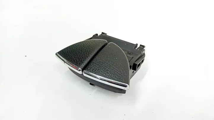 Mercedes-Benz C W204 (2007 - 2014) A2116800784 Кнопка бардачка — фото 16