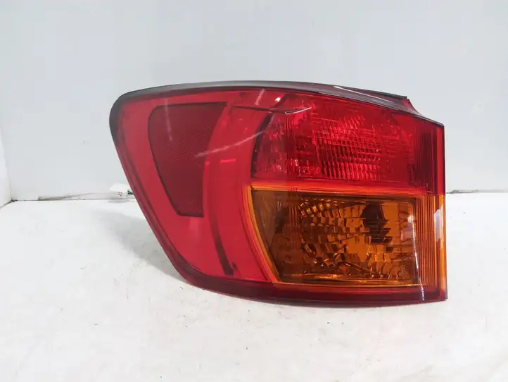 Lexus IS 220D-250-350 (2005 - 2010) Задний фонарь в кузове — фото 1